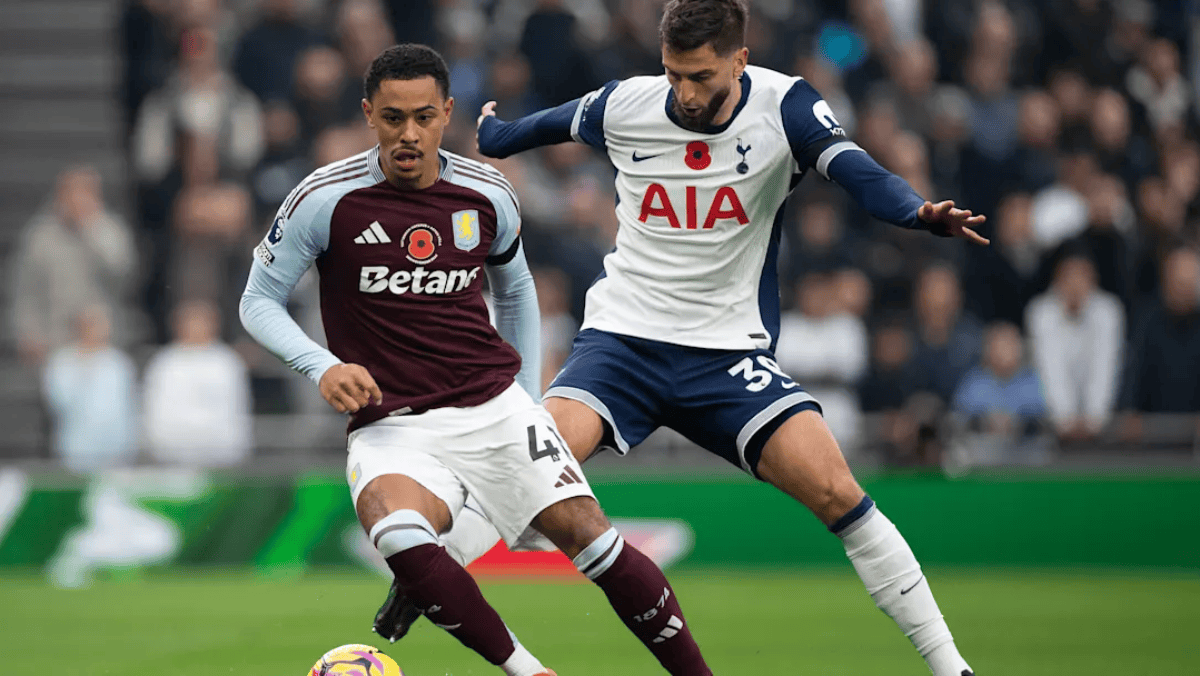 斯卡洛尼戴白手套递交世界杯，因凡蒂诺为仪式错误公开道歉