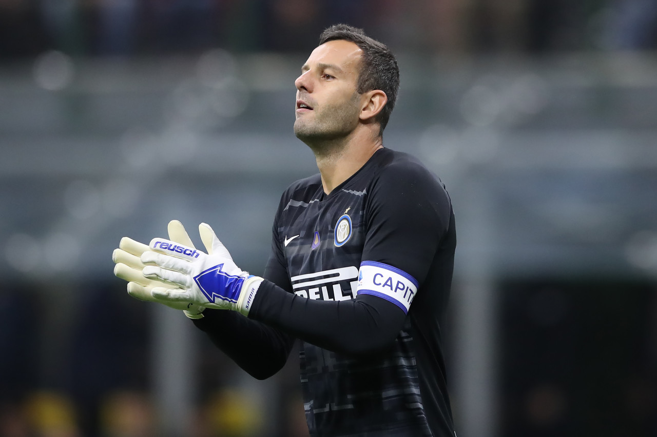 萨里：VAR工作区可以放到替补席对面，否则容易造成冲突