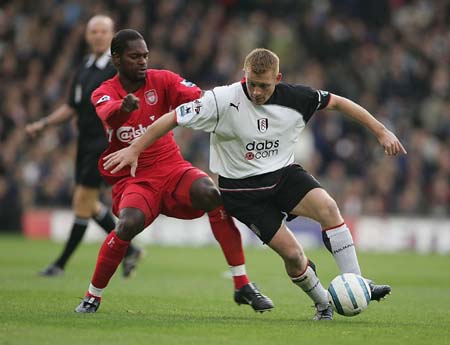 追平切尔西升英超第6！B费2射1传一战造2大神迹，曼联4-1复仇狼队